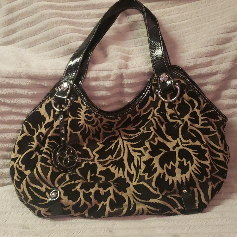Relic Black and Tan Purse